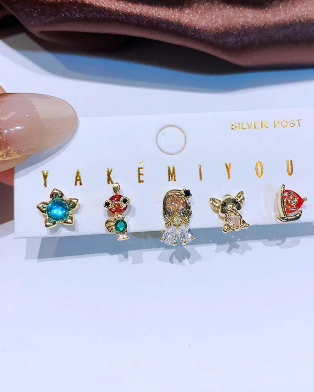 Aretes Moana 5 pack (personajes diferentes, no colgantes)