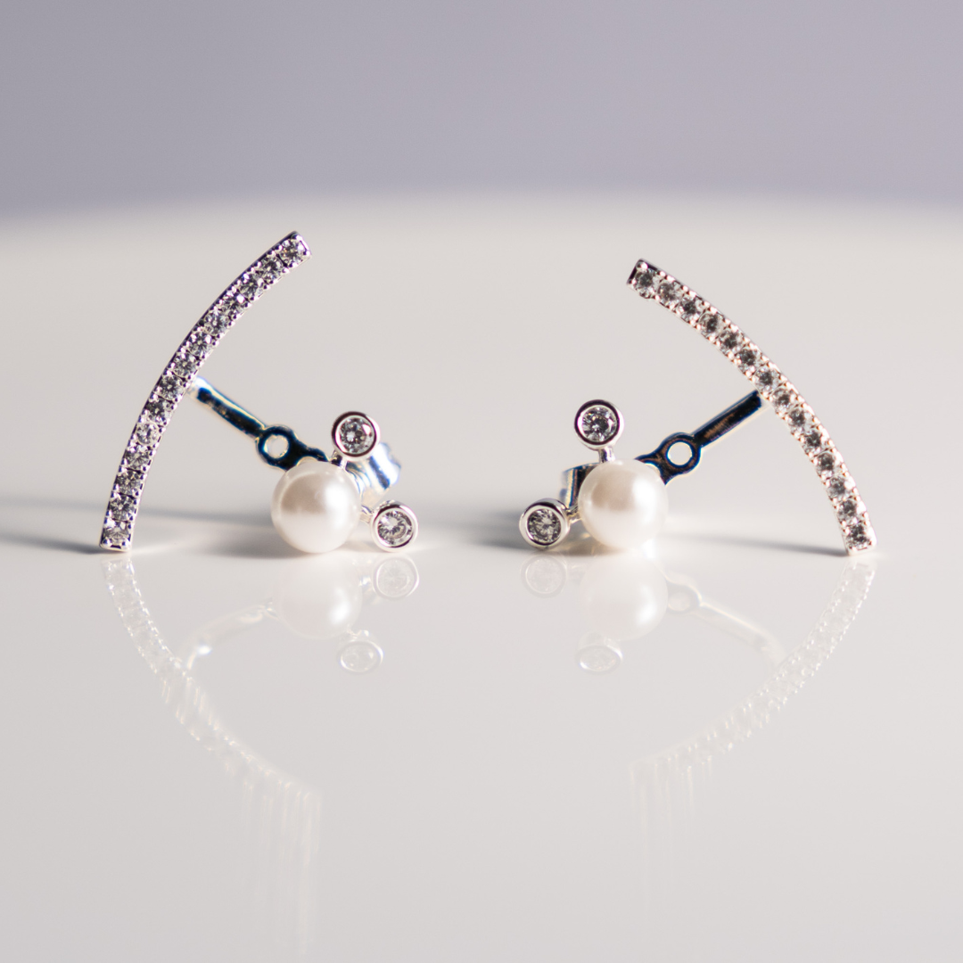 Aretes plateados Mickey en forma de ancla, perla blanca y circonias