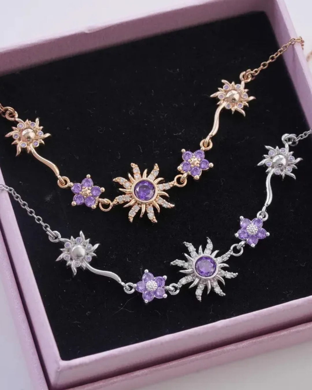 Collar con flores y sol Rapunzel plateado