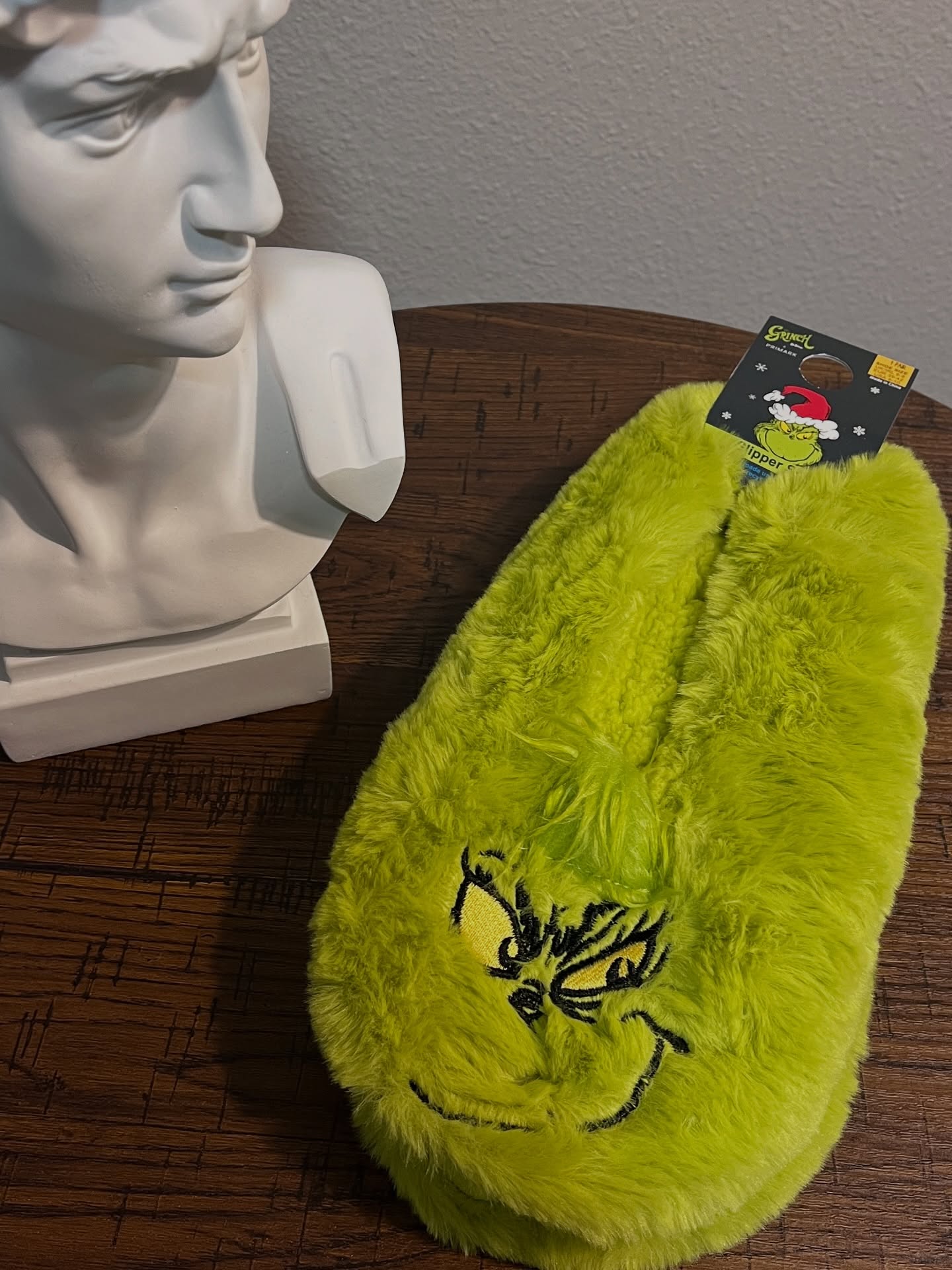 Slippers Grinch