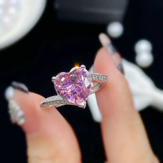 Anillo con corazón rosado 