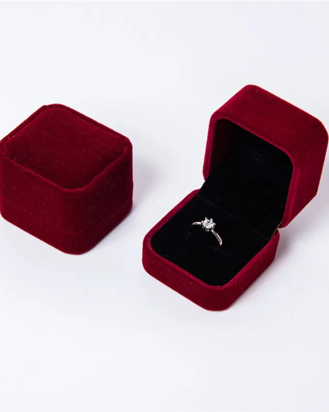 Cajita para anillo negra o vino