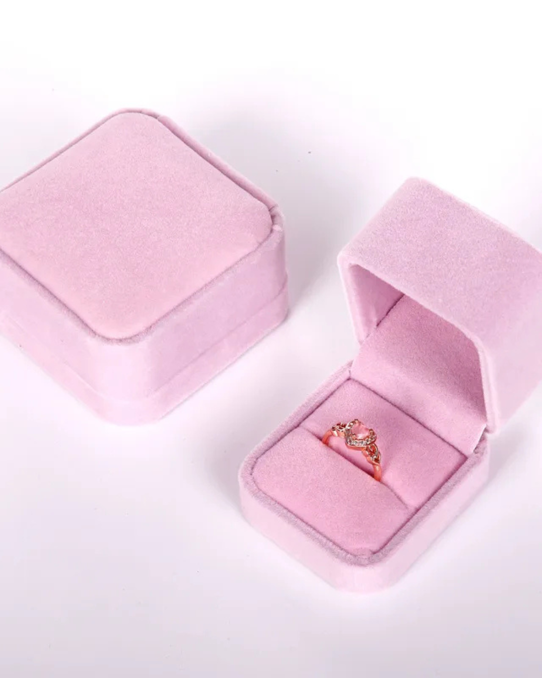 Cajita rosada para anillo