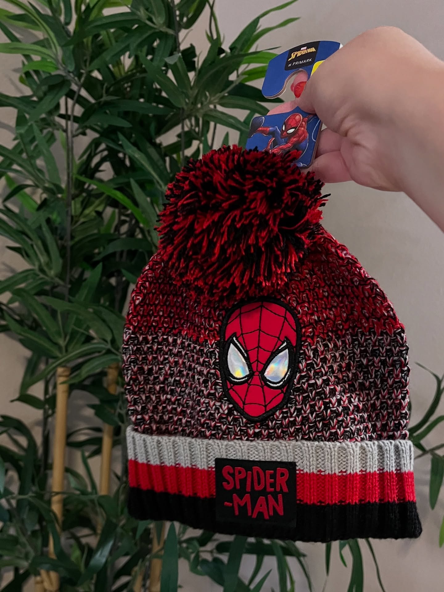 Gorrito Spiderman Rojo con Negro