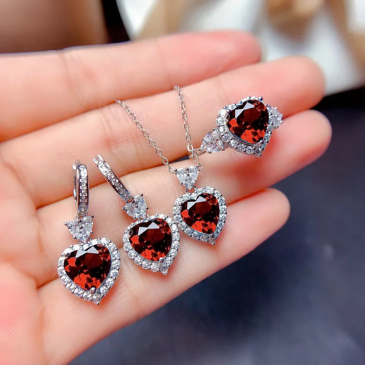 Pendientes corazón rojo inspirado en Blanca Nieves